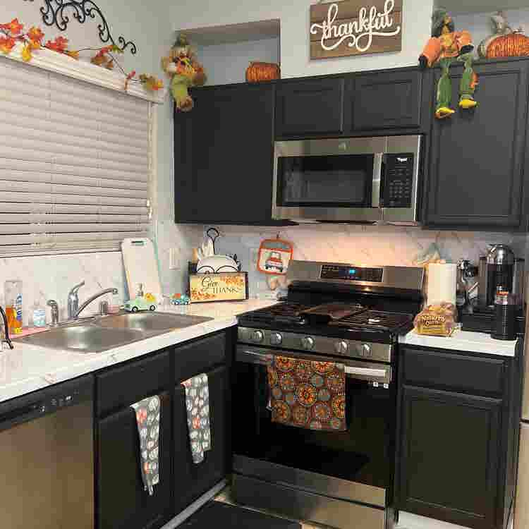 looking for a roommate.