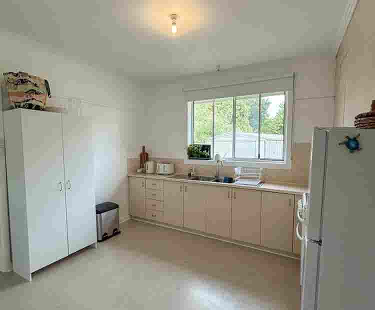 Unfurnished room - $/week