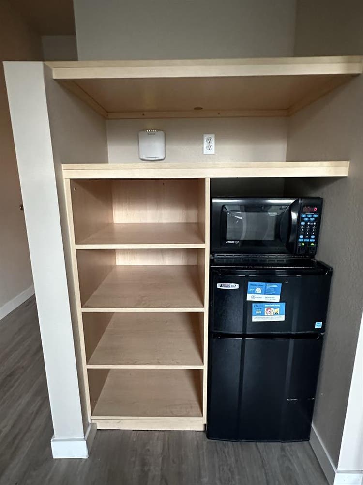 Urgent! Move in ready!