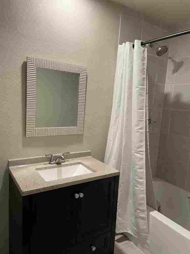 Room for rent with private bathroom