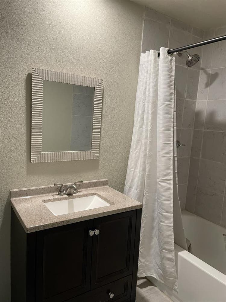 Room for rent with private bathroom