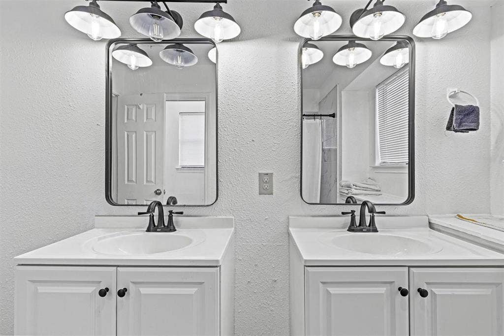1 BR in Austin