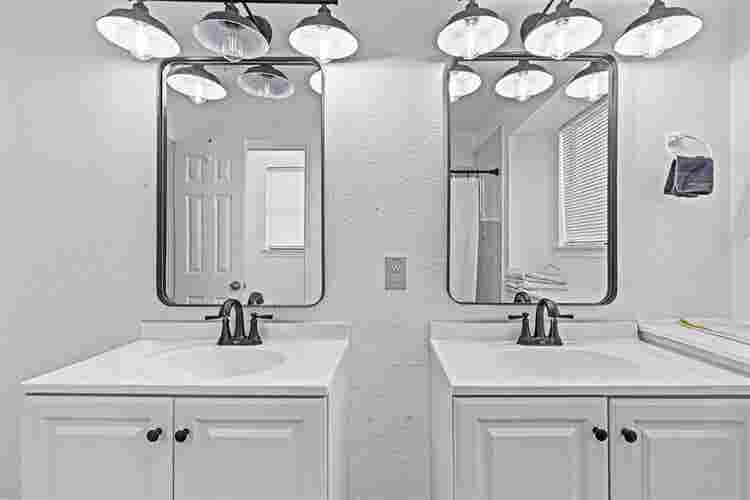 1 BR in Austin