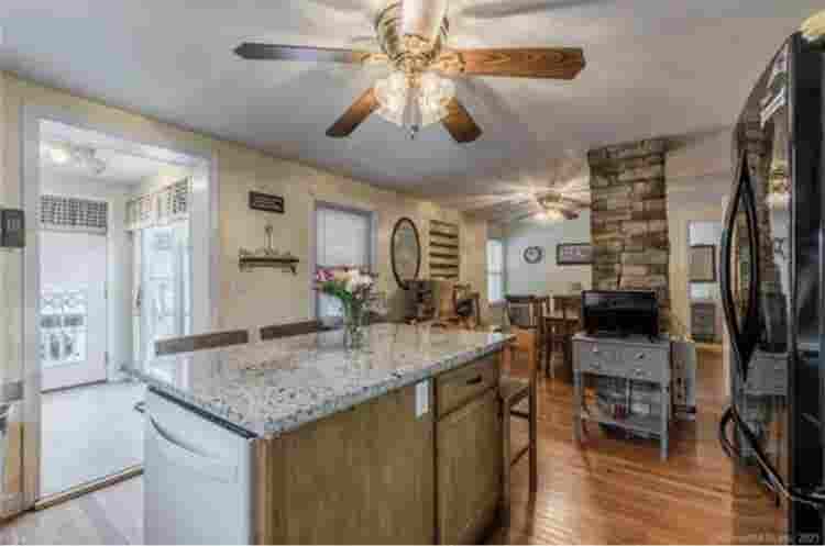 Looking for a roommate