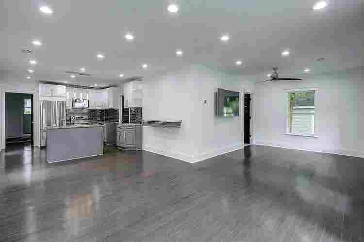 Beautifully renovated home FOR RENT