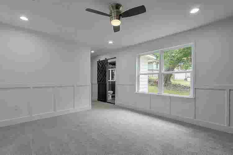 Spacious primary suite for rent