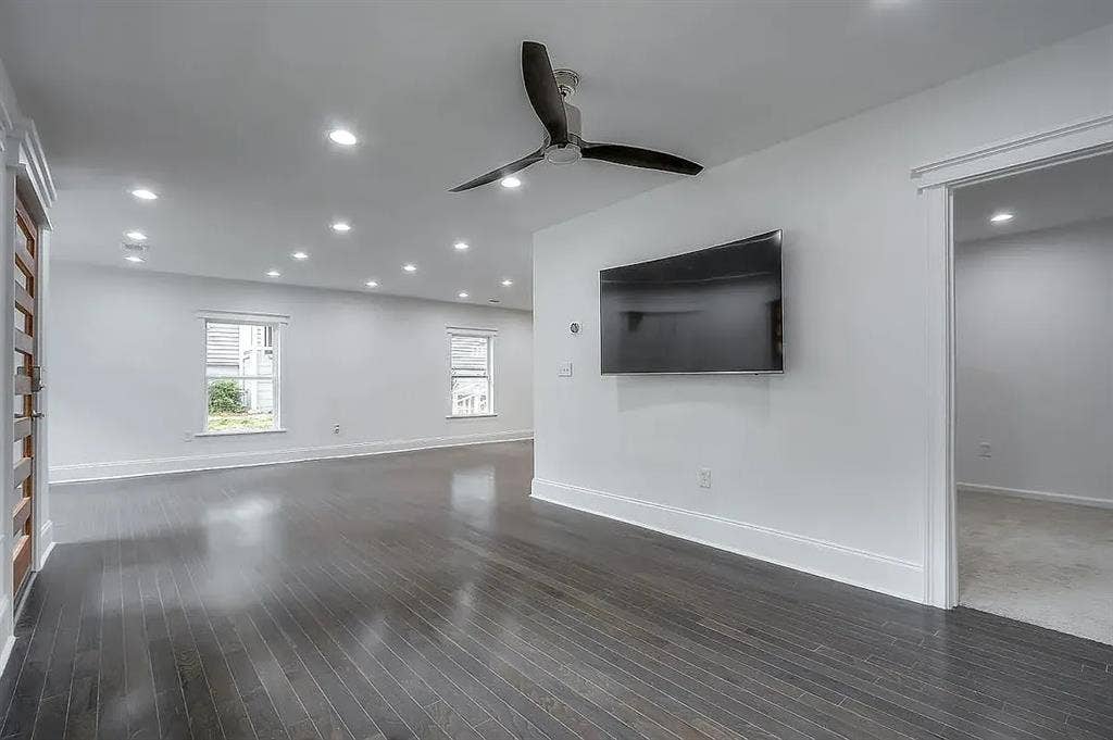Spacious primary suite for rent