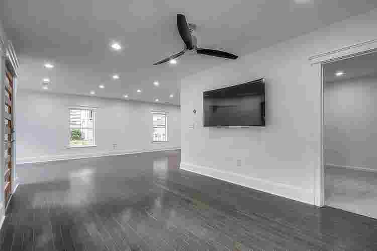 Spacious primary suite for rent