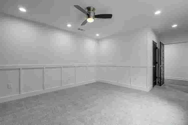 Spacious primary suite for rent