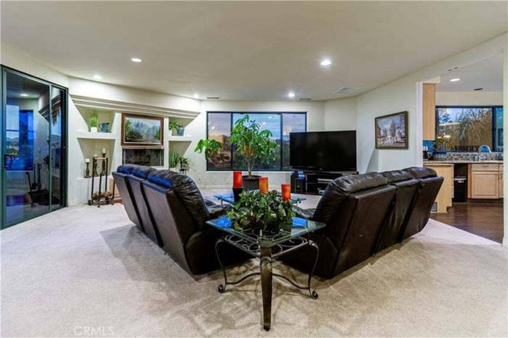 Great Room Private Full Bath