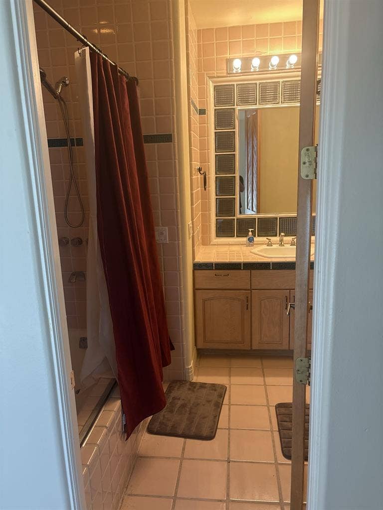 Great Room Private Full Bath