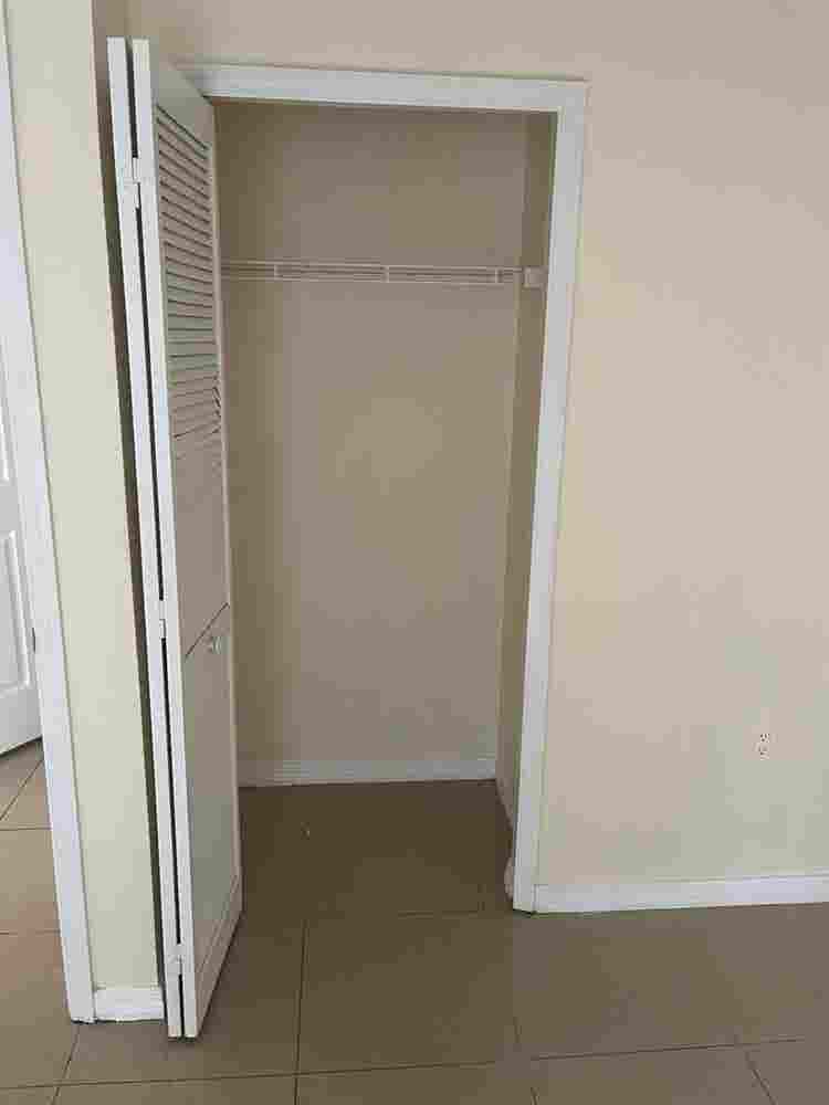Unfurnished room for rent