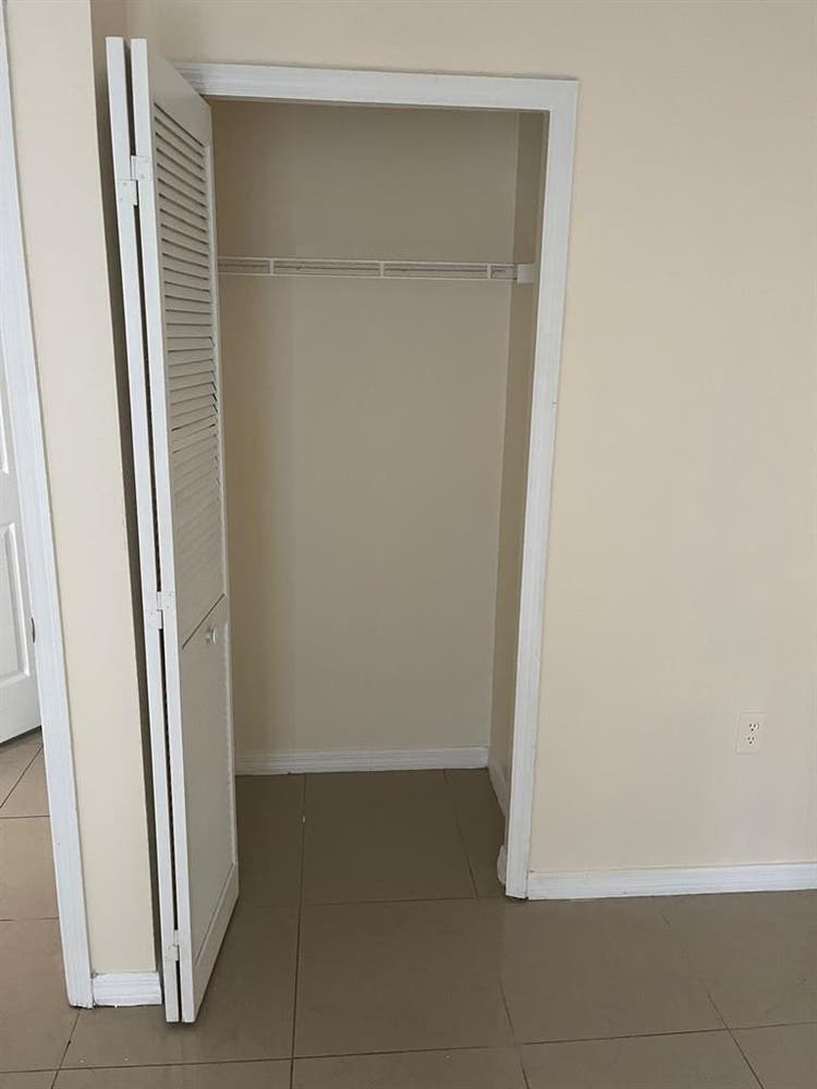Unfurnished room for rent