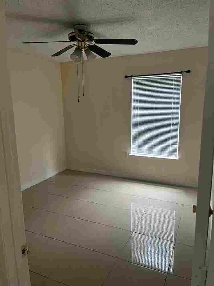 Unfurnished room for rent