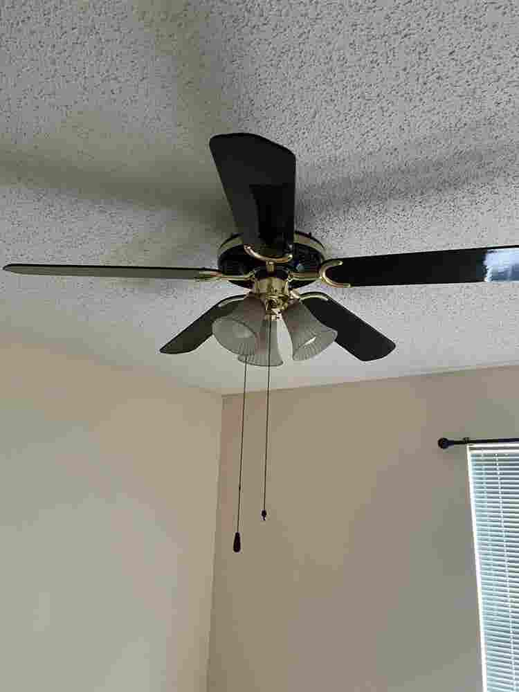 Unfurnished room for rent