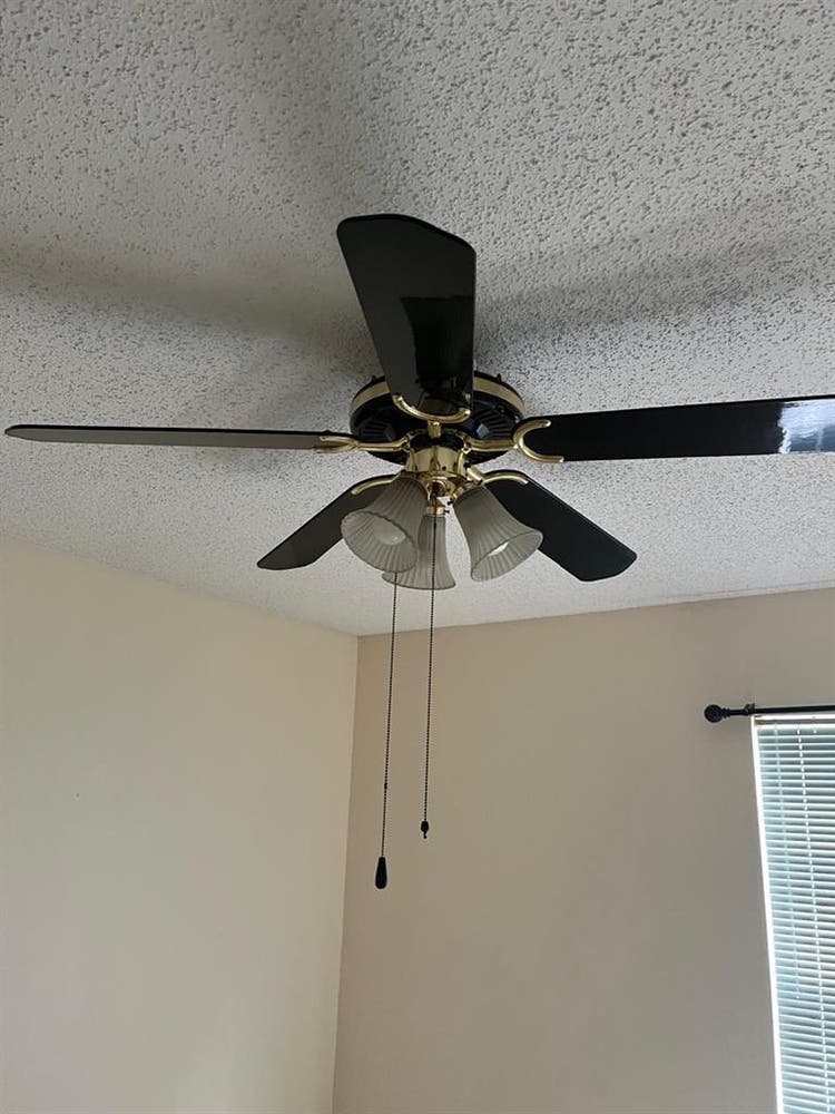 Unfurnished room for rent