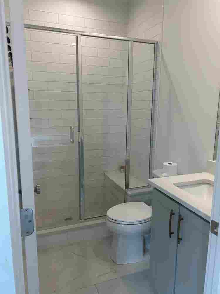 Room with bathroom in buckhead