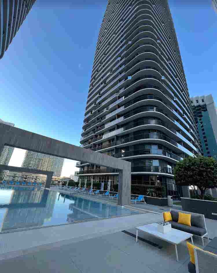Private room -forty floor Brickell