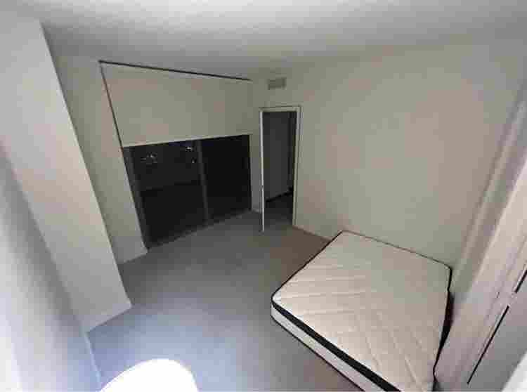 Private room -forty floor Brickell