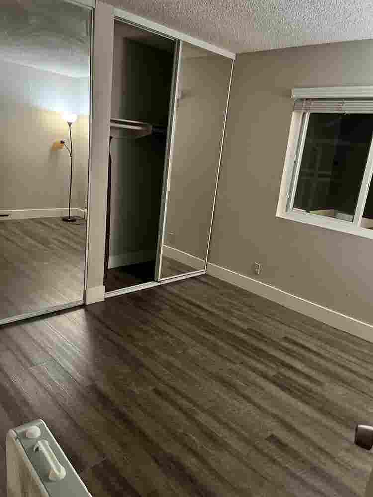 SPACIOUS ROOM FOR RENT-own bathroom