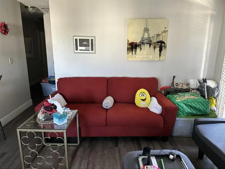 SPACIOUS ROOM FOR RENT-own bathroom