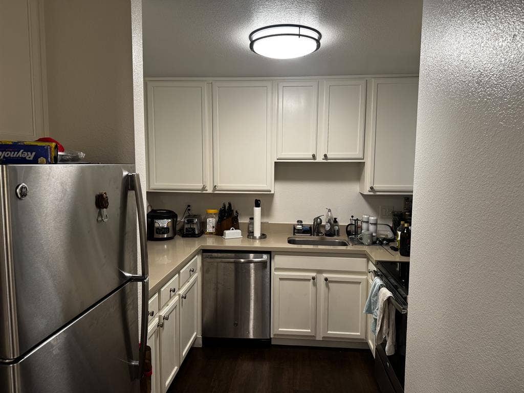 Private bd/ba in ba luxury apt