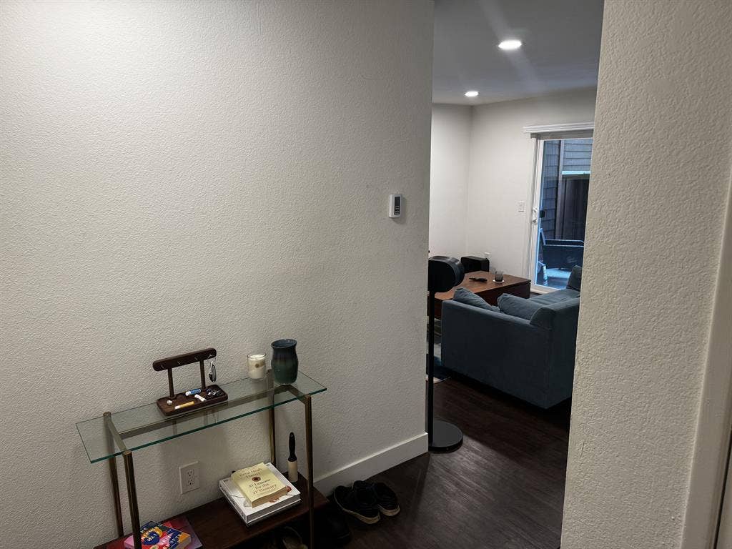 Private bd/ba in ba luxury apt