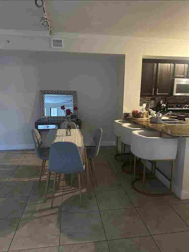 Ladies’ room available in Doral