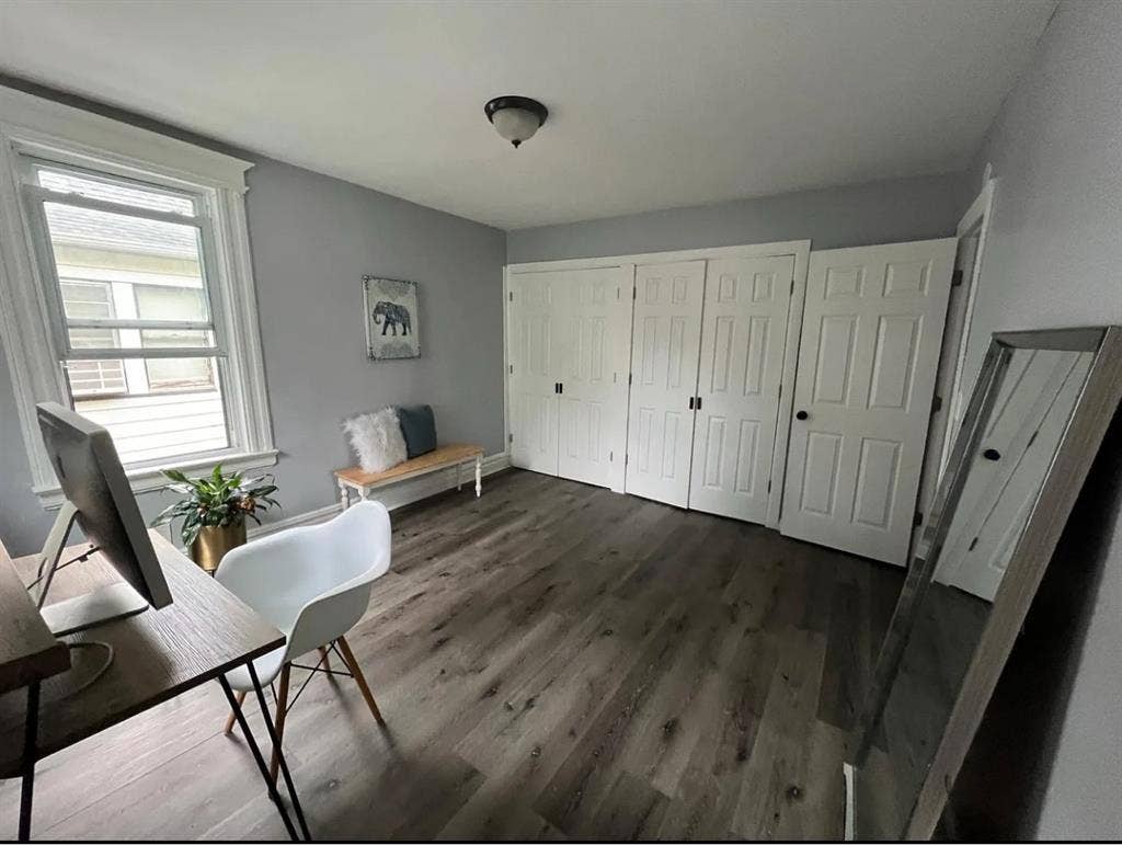 Large room in Duplex style Apt