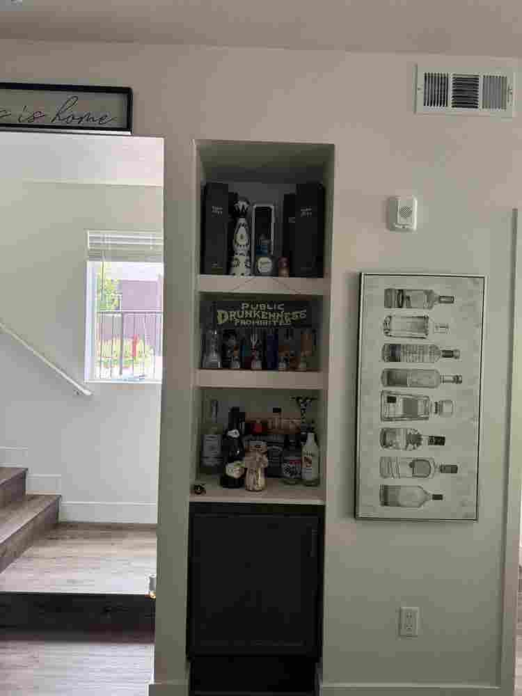 Room for rent in townhouse