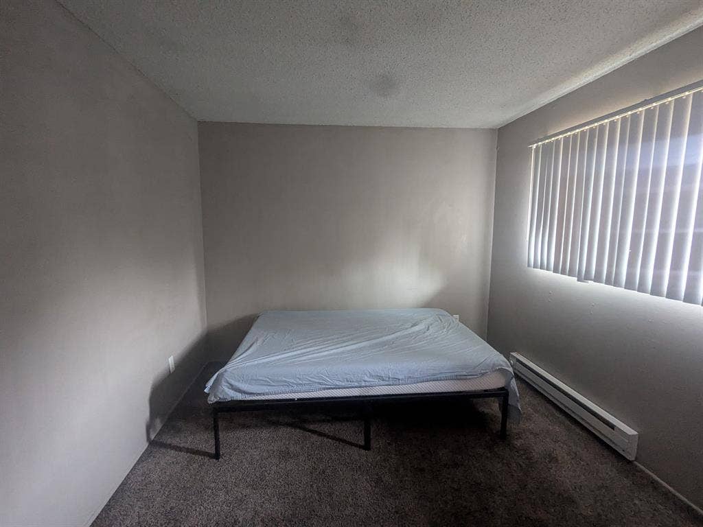 Room for rent $ all utilities