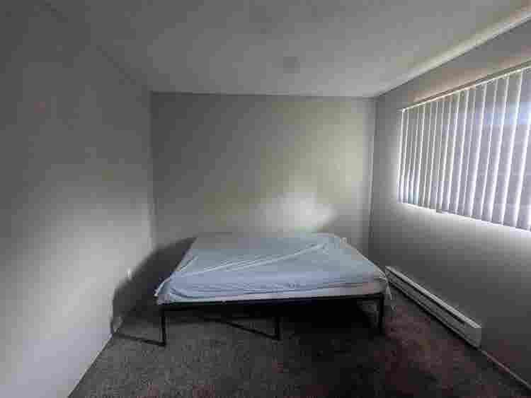 Room for rent $ all utilities