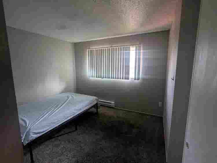 Room for rent $ all utilities