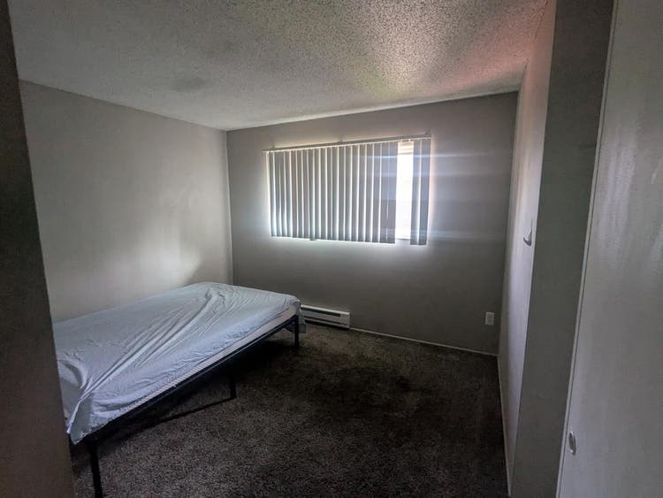 Room for rent $ all utilities