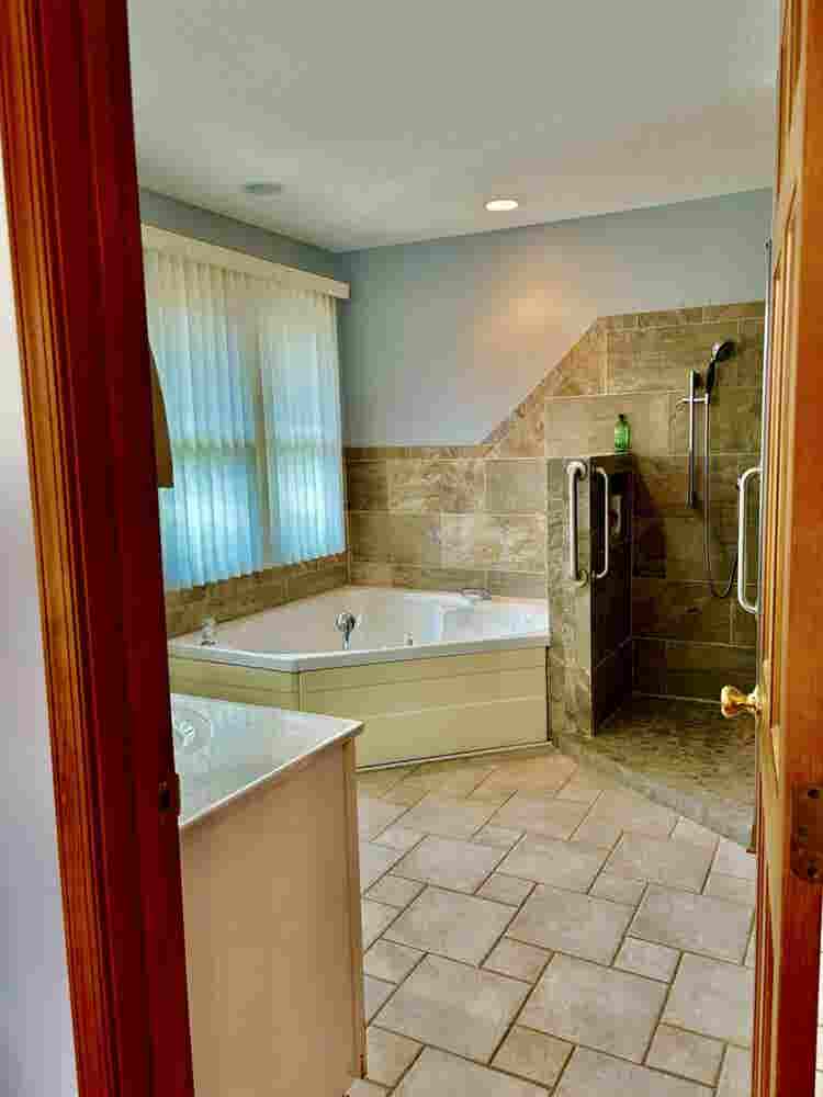 Renting master beedroom for woman