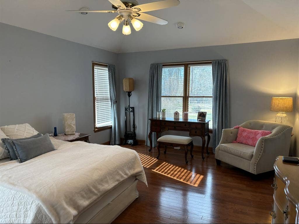 Renting master beedroom for woman