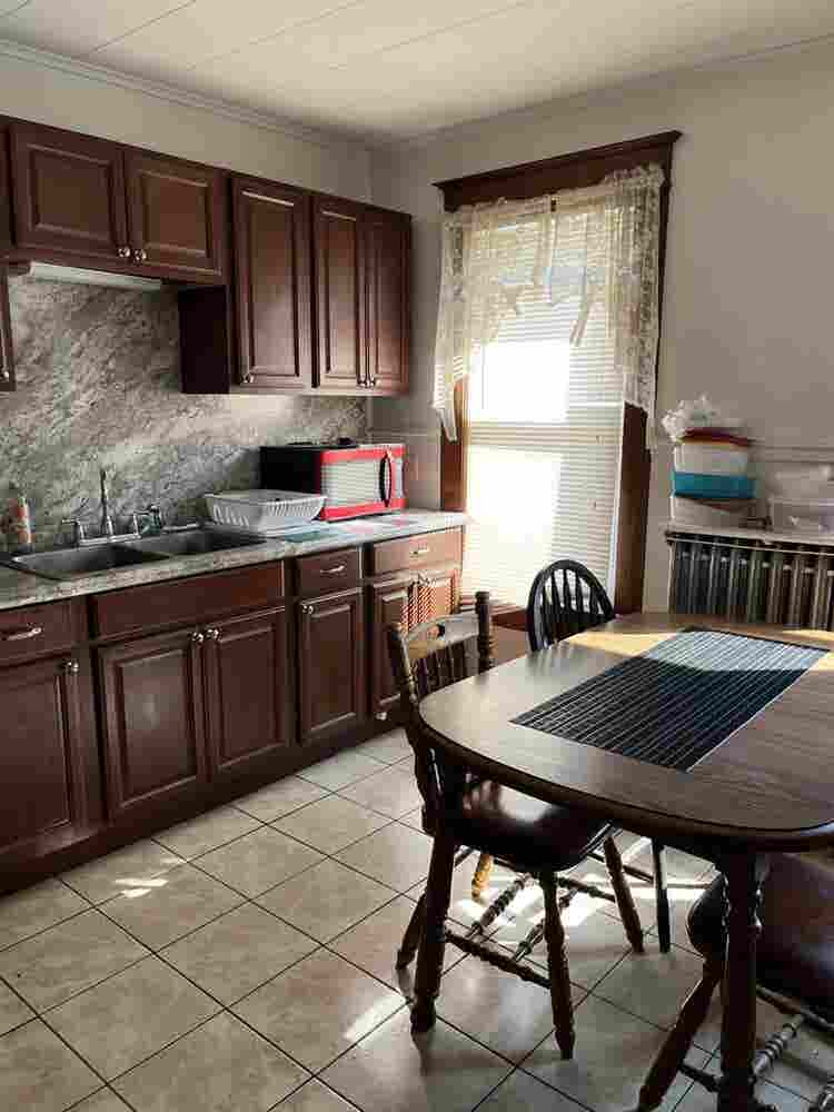Apartment/duplex in Dunmore, PA