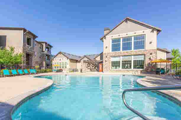 2B apt for sub lease 
 !