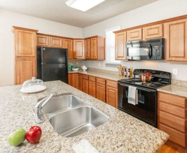 2B apt for sub lease 
 !