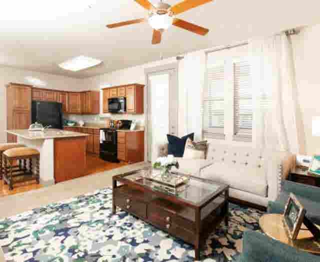 2B apt for sub lease 
 !