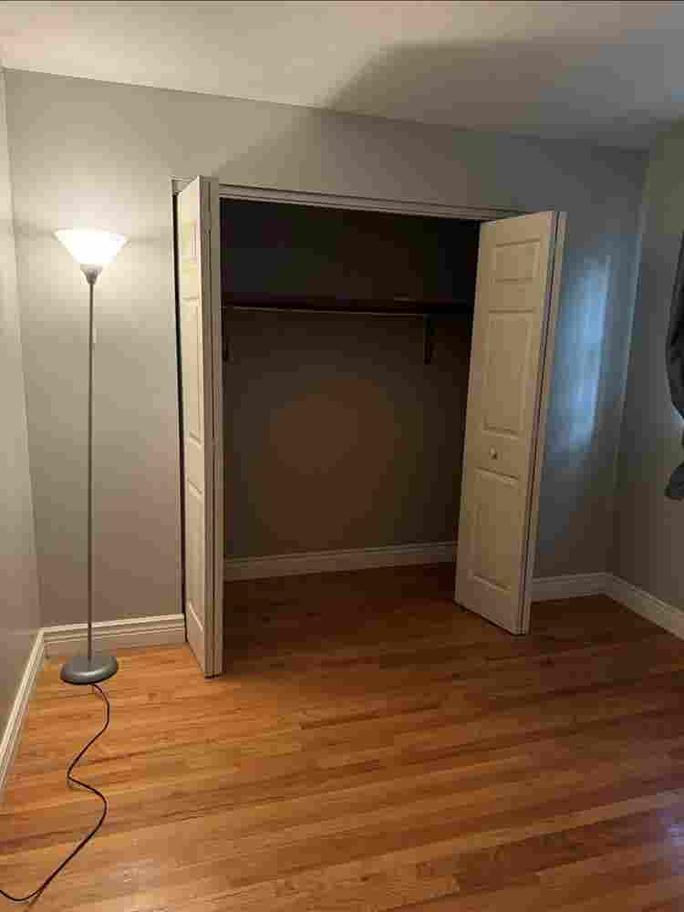 Looking for a female roommate