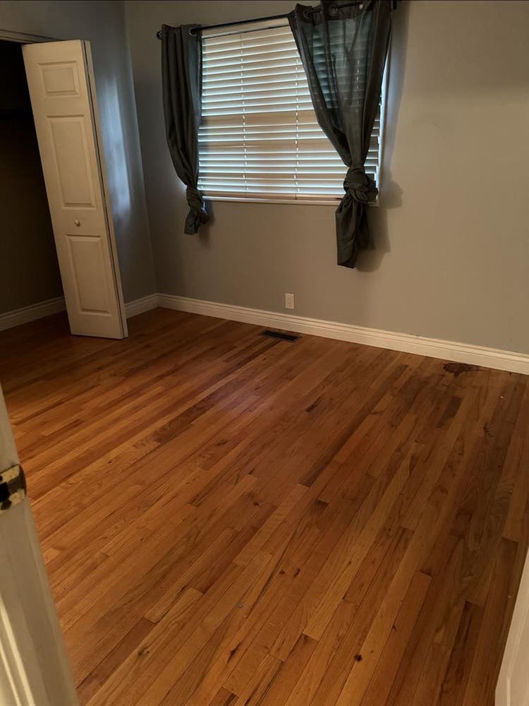Looking for a female roommate
