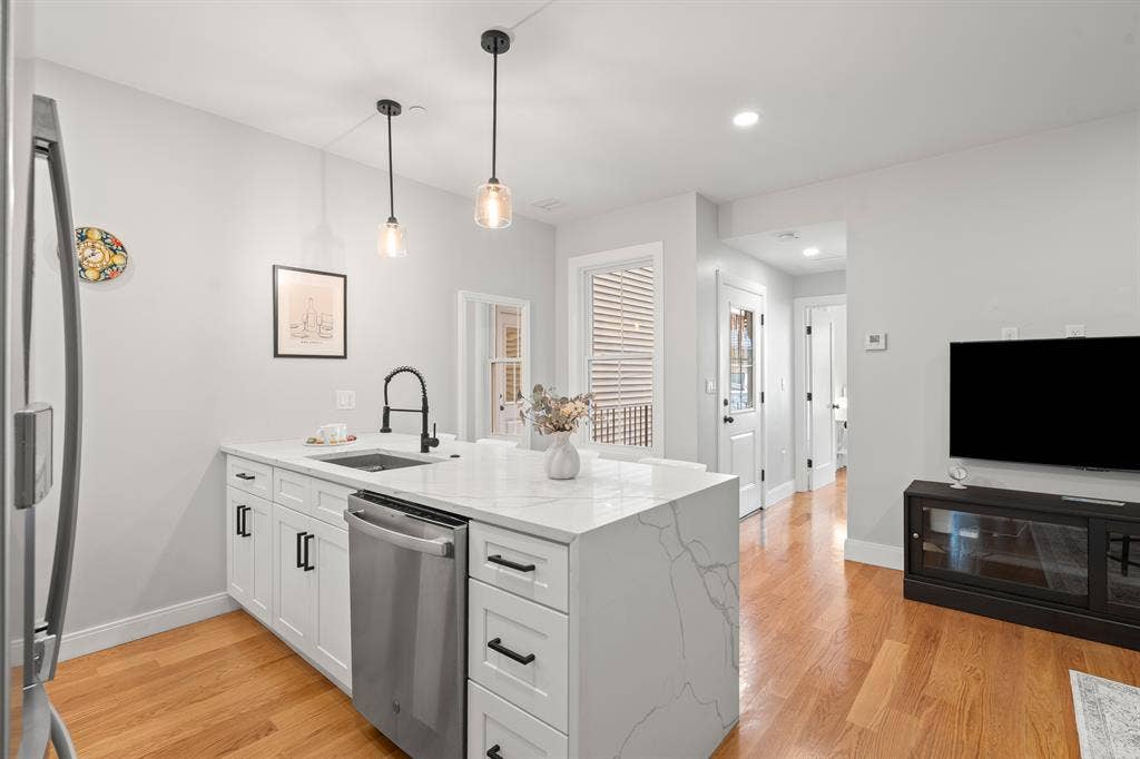 Clean, bright, cozy. ROOM A and B