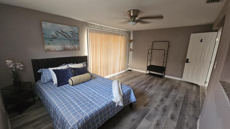 1 BR in Holiday