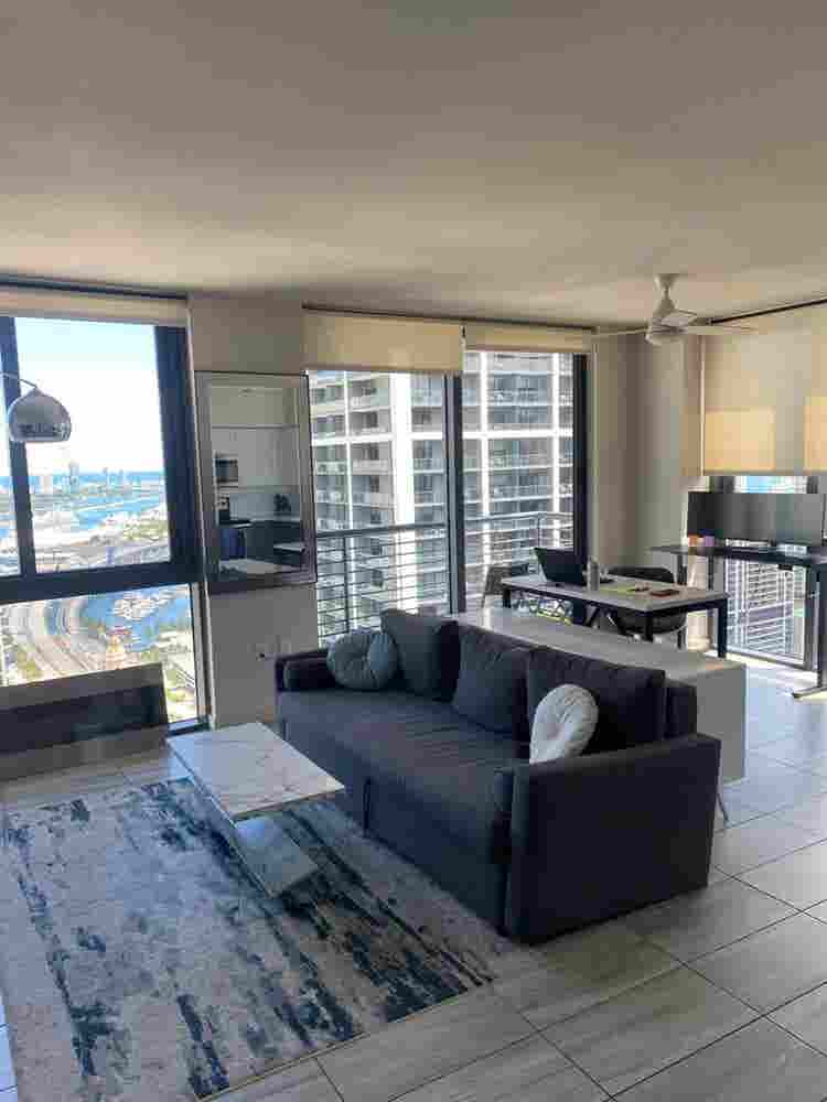 Room for rent in Miami Worldcenter