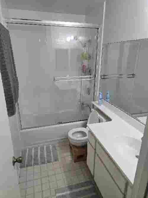 Room for rent in Huntington Beach