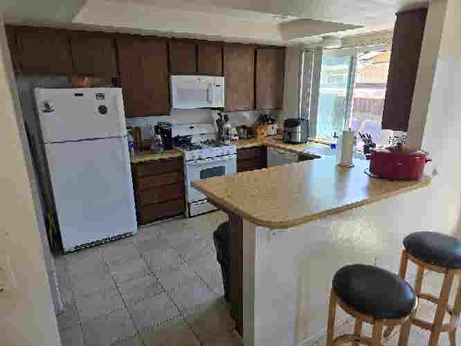 Room for rent in Huntington Beach