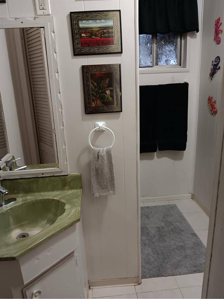 Room in Concord w/pvt entrance