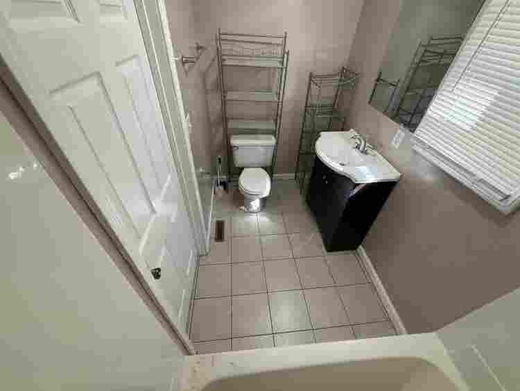 Room In Chicago Heights