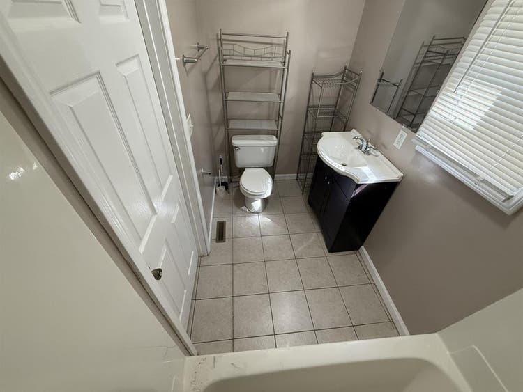 Room In Chicago Heights